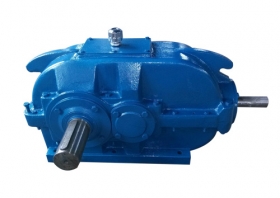 DBY、DCY系列運(yùn)輸機(jī)械用硬齒面減速機(jī)